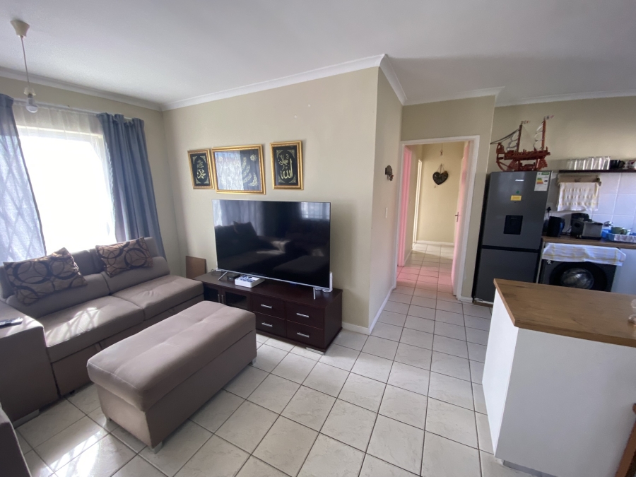 To Let 3 Bedroom Property for Rent in Muizenberg Western Cape